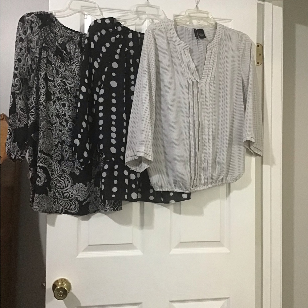 12 Womens Assorted Blouses Lightweight Tops. Great for business dress or jeans.